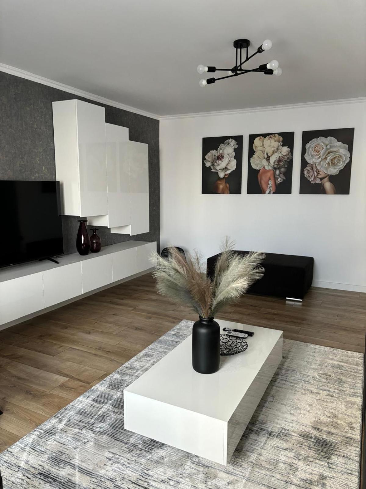Rorada Apartament ฟาการาช ภายนอก รูปภาพ